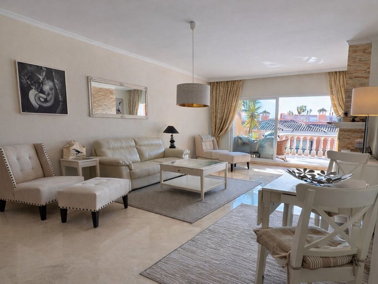 Apartment for Sale in New Golden Mile, Malaga 3