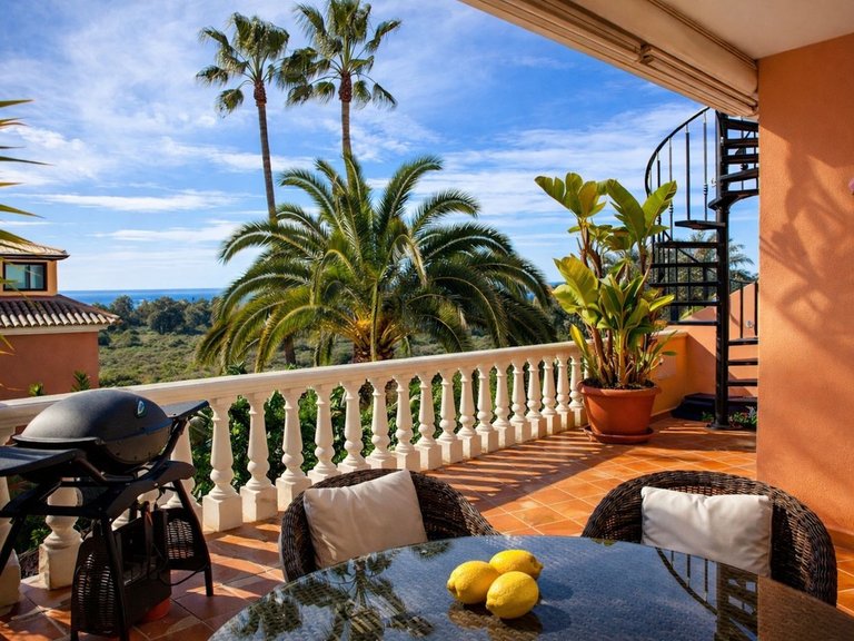 Apartment for Sale in New Golden Mile, Malaga 4