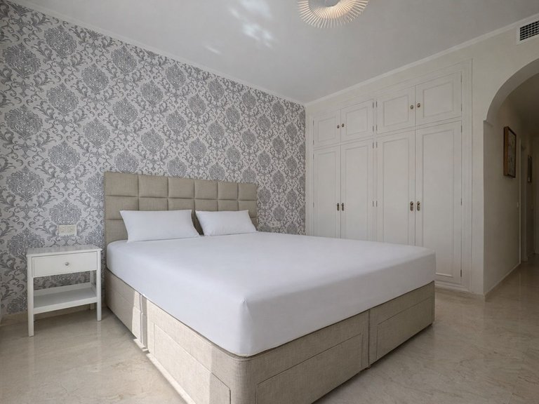 Apartment for Sale in New Golden Mile, Malaga 6