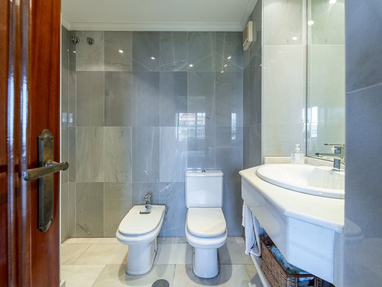Apartment for Sale in Costa del Sol, Marbella, Malaga 17