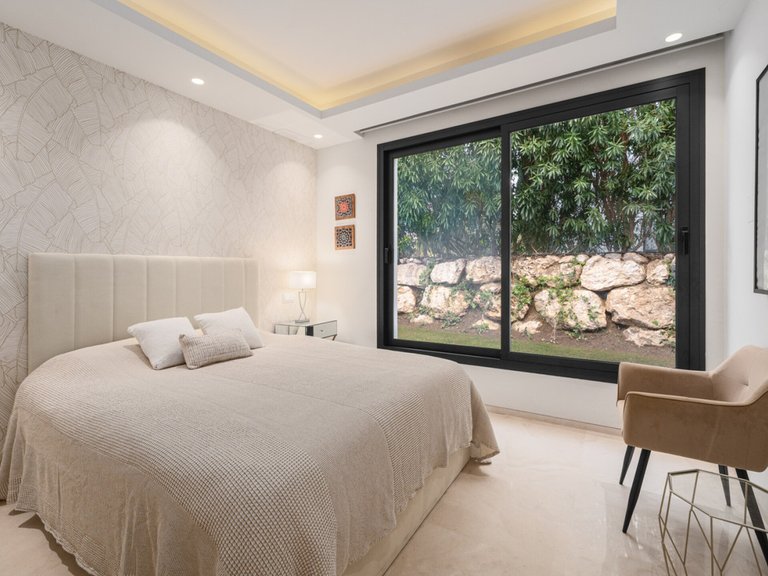 Villa for Sale in Nueva Andalucía, Malaga 20