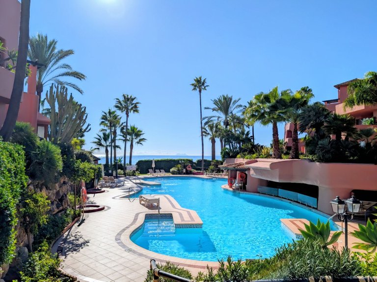 Apartment for Sale in New Golden Mile, Malaga 1