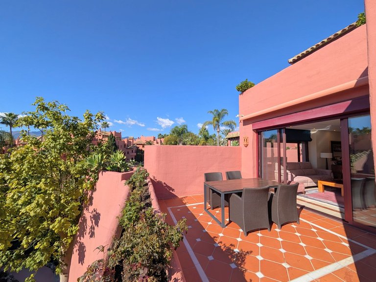 Apartment for Sale in New Golden Mile, Malaga 22