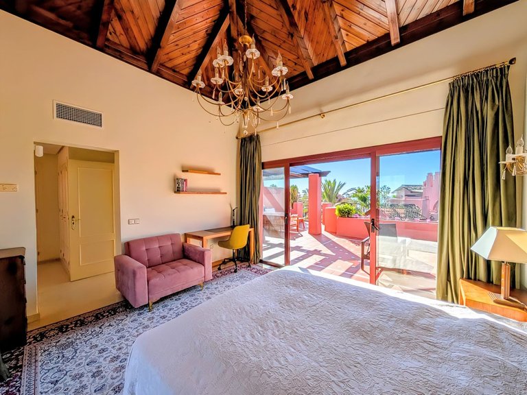 Apartment for Sale in New Golden Mile, Malaga 25