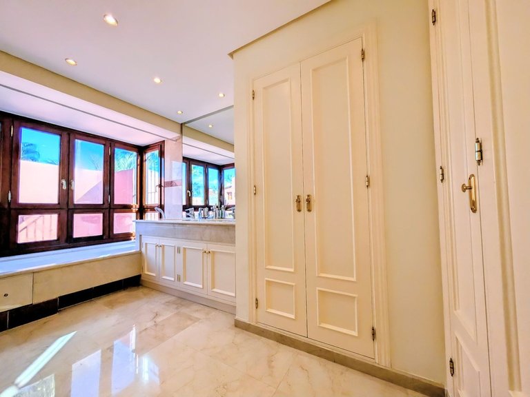 Apartment for Sale in New Golden Mile, Malaga 28