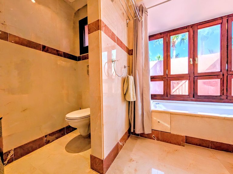 Apartment for Sale in New Golden Mile, Malaga 30