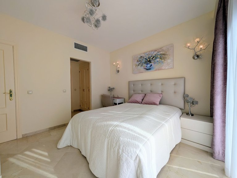 Apartment for Sale in New Golden Mile, Malaga 33