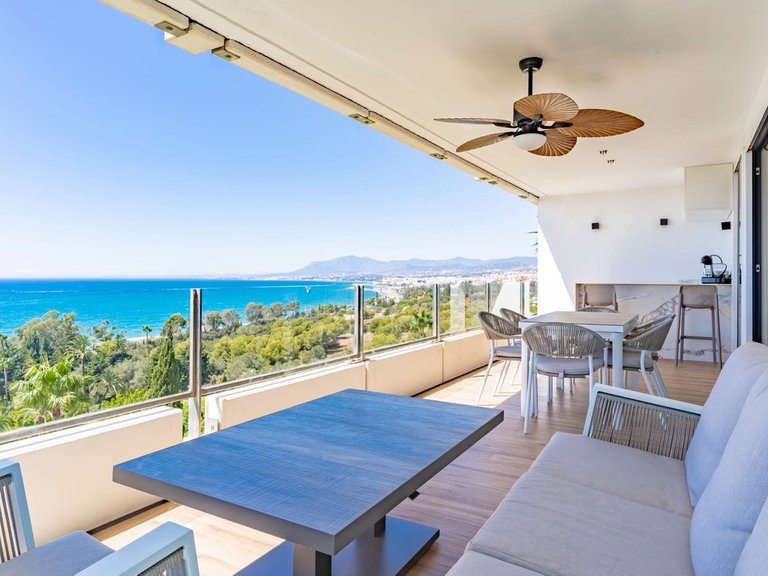 Villa for Sale in Rio Real Golf, Malaga 2