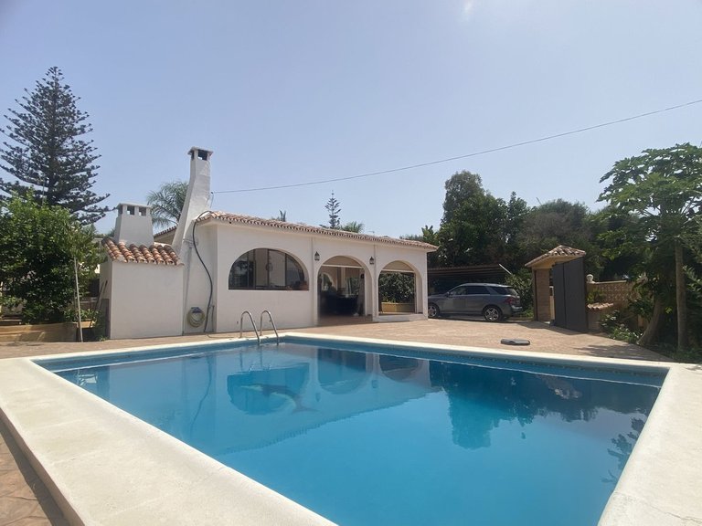 Villa for Sale in Elviria, Malaga 1
