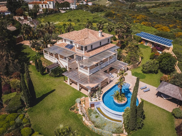 Villa for Sale in Estepona, Malaga 2
