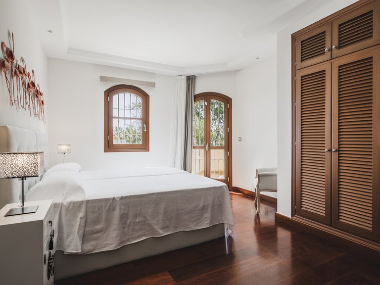 Villa for Sale in Estepona, Malaga 23