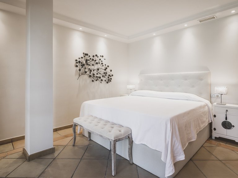 Villa for Sale in Estepona, Malaga 25