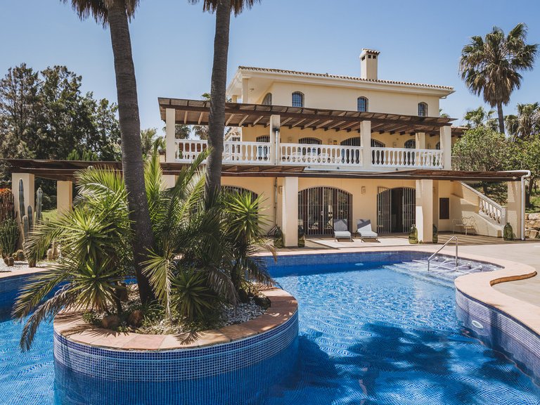 Villa for Sale in Estepona, Malaga 40