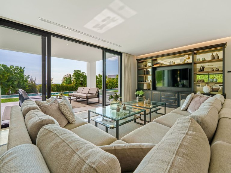 Villa for Sale in Benahavís, Malaga 10