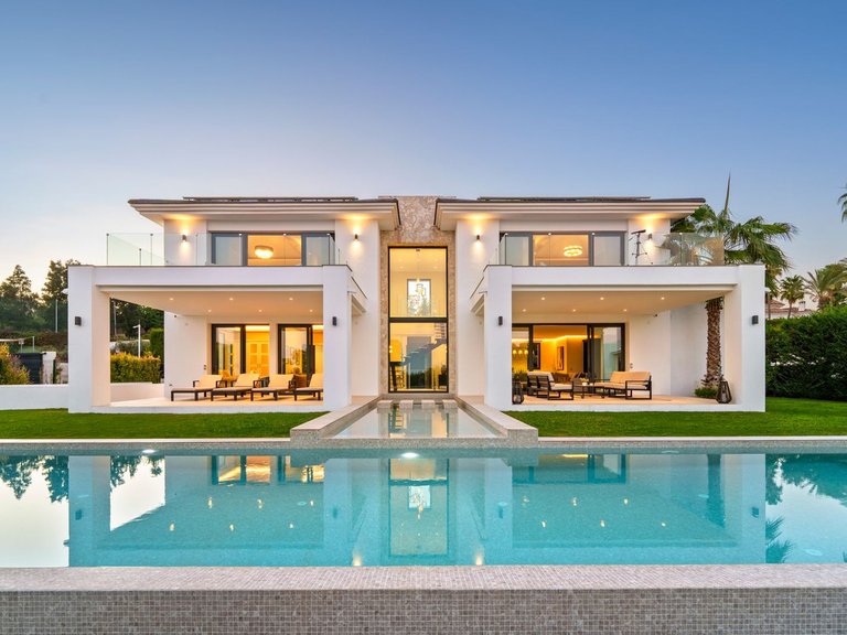 Villa for Sale in Benahavís, Malaga 2