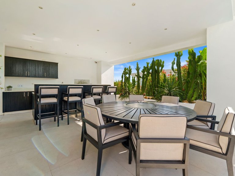 Villa for Sale in Benahavís, Malaga 24