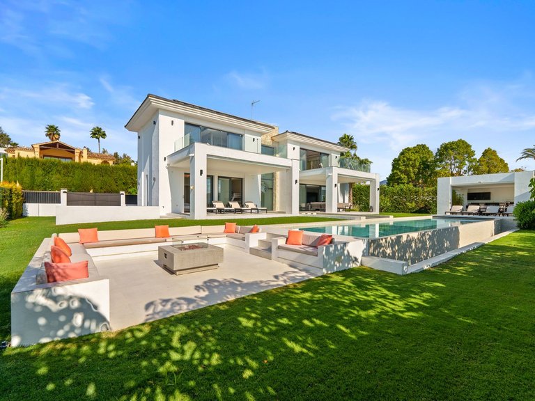 Villa for Sale in Benahavís, Malaga 3