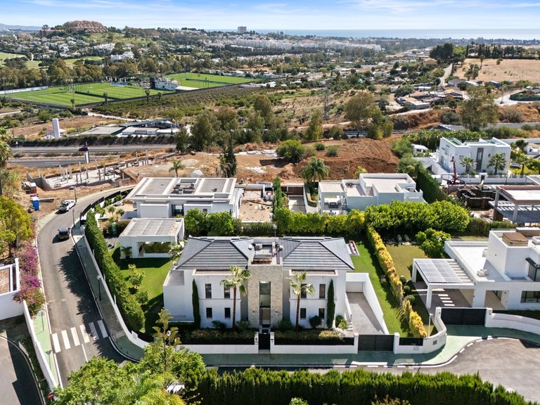 Villa for Sale in Benahavís, Malaga 38