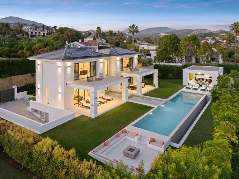 Villa for Sale in Benahavís, Malaga 41