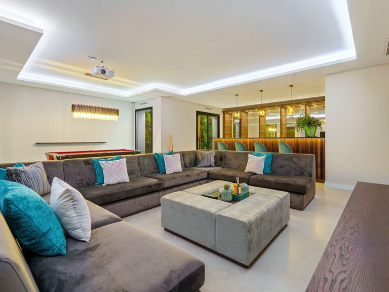 Villa for Sale in Benahavís, Malaga 43