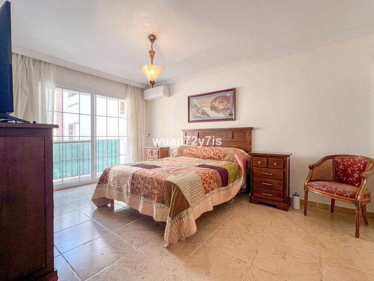 Villa for Sale in Estepona, Malaga 12