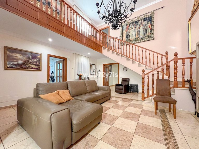 Villa for Sale in Estepona, Malaga 6