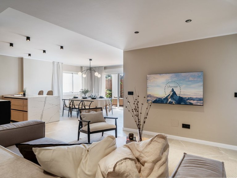 Apartment for Sale in Nueva Andalucía, Malaga 1