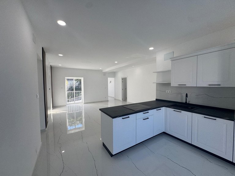 Apartment for Sale in Alhaurín El Grande, Malaga 4