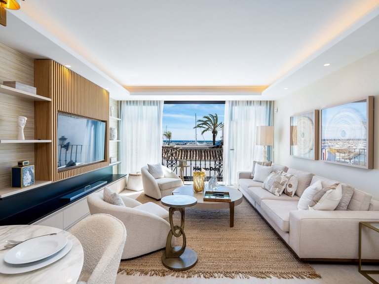 Apartment for Sale in Puerto Banús, Malaga 7