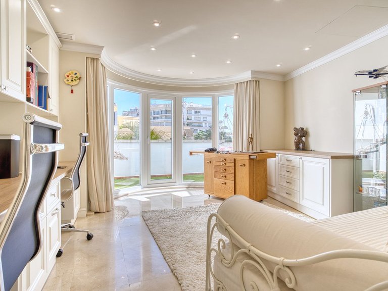 Villa for Sale in Marbella, Malaga 13