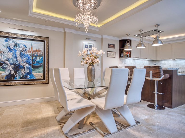 Villa for Sale in Marbella, Malaga 3