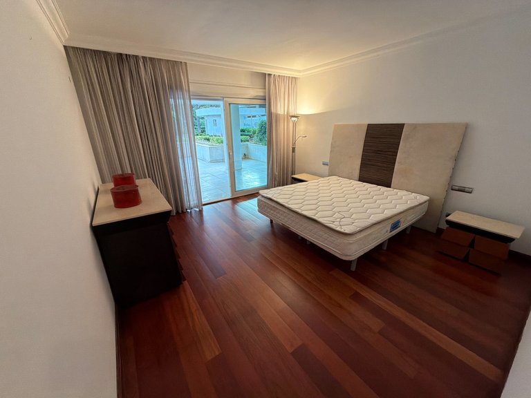 Apartment for Sale in Puerto Banús, Malaga 10
