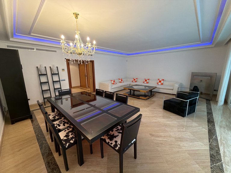 Apartment for Sale in Puerto Banús, Malaga 2