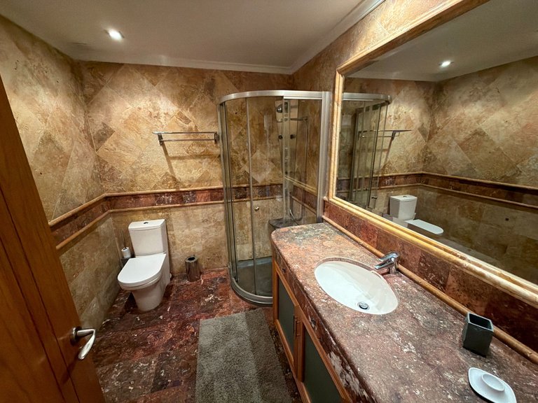 Apartment for Sale in Puerto Banús, Malaga 8