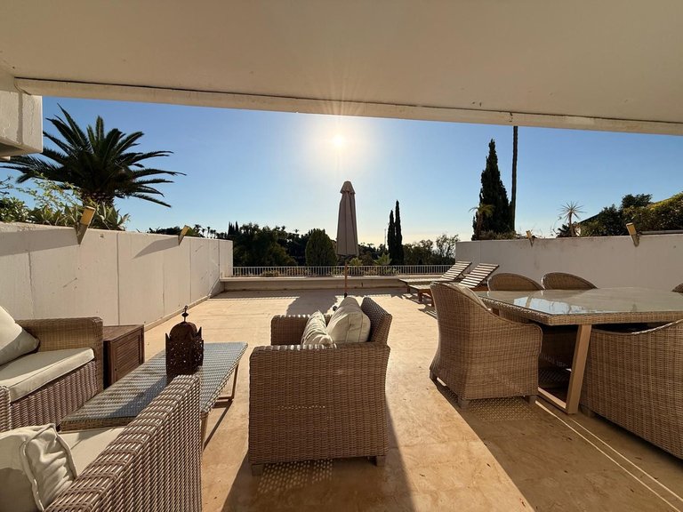 Apartment for Sale in The Golden Mile, Malaga 19