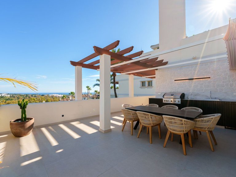Apartment for Sale in Nueva Andalucía, Malaga 14