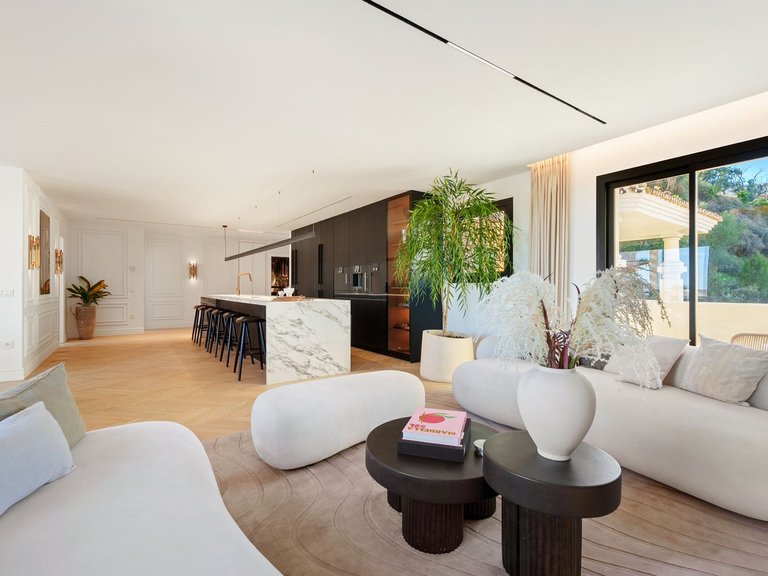 Apartment for Sale in Nueva Andalucía, Malaga 15