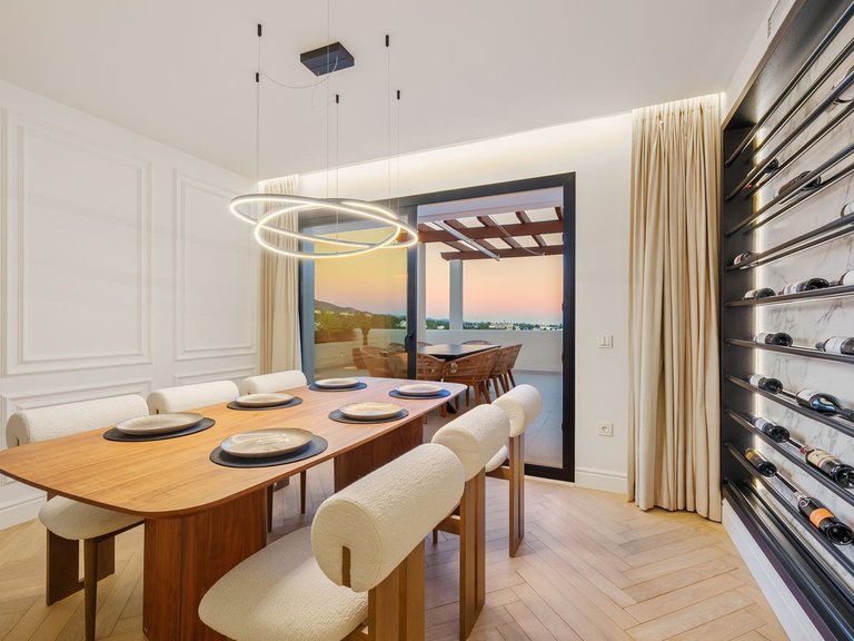 Apartment for Sale in Nueva Andalucía, Malaga 27
