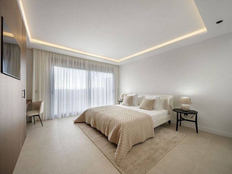 Apartment for Sale in Nueva Andalucía, Malaga 20