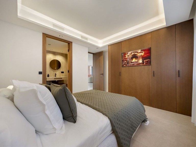 Apartment for Sale in Nueva Andalucía, Malaga 26
