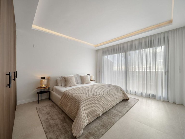 Apartment for Sale in Nueva Andalucía, Malaga 27