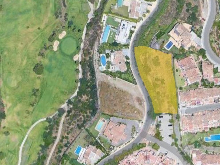 Plot for Sale in Los Arqueros, Malaga 1