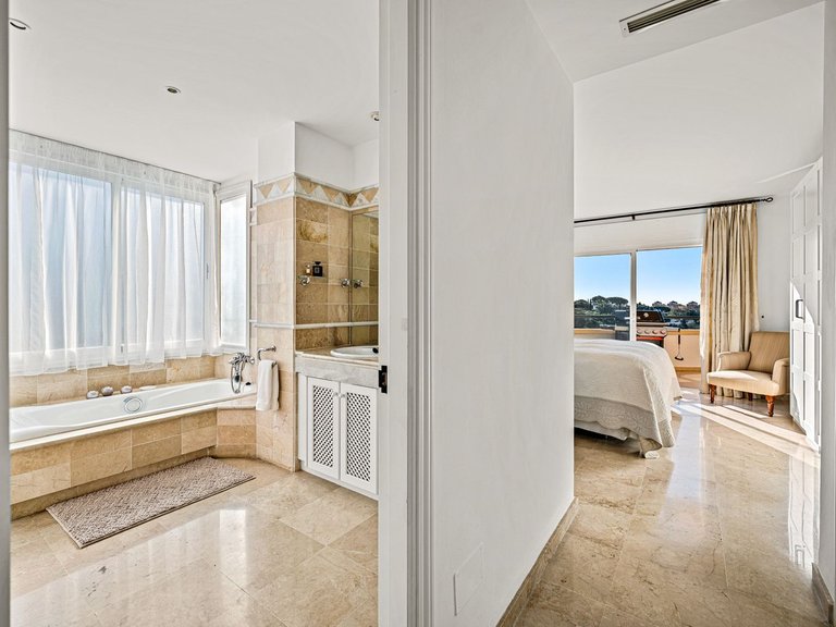 Apartment for Sale in Elviria, Malaga 10