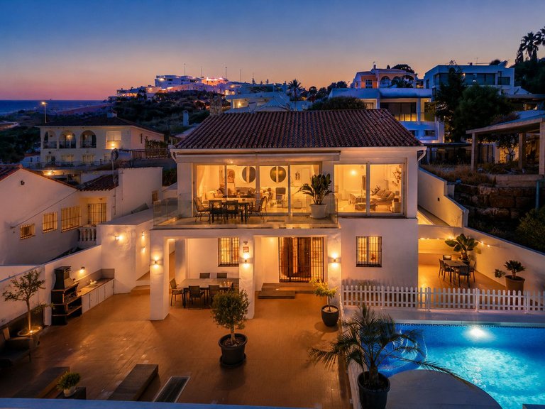 Villa for Sale in Costa del Sol Estepona, Malaga 2