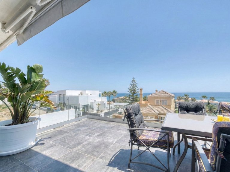 Villa for Sale in Costa del Sol Estepona, Malaga 4
