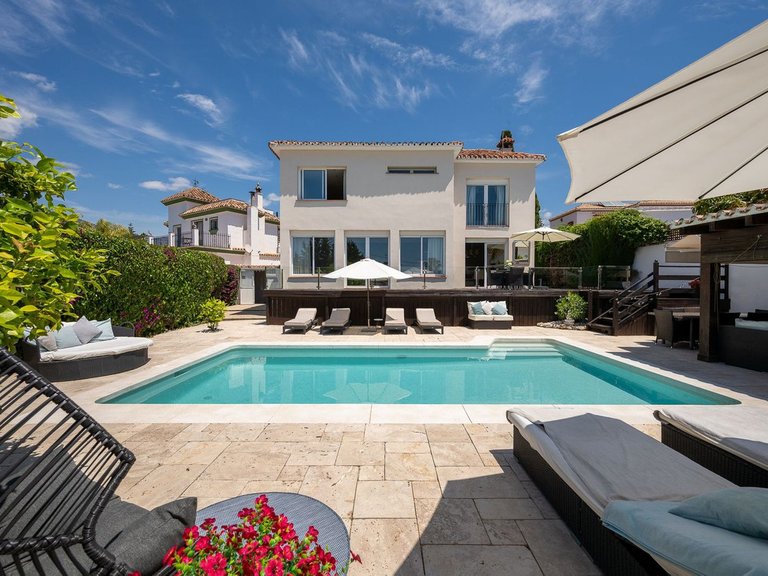 Villa for Sale in Río Real, Malaga 10