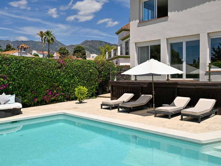 Villa for Sale in Río Real, Malaga 11