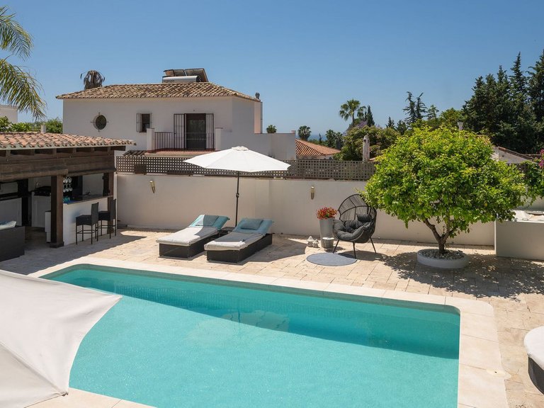Villa for Sale in Río Real, Malaga 12