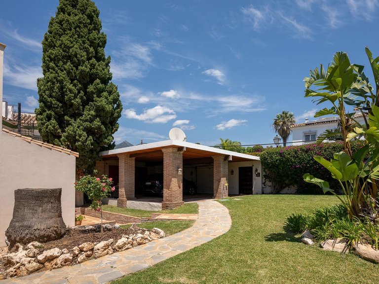 Villa for Sale in Río Real, Malaga 21