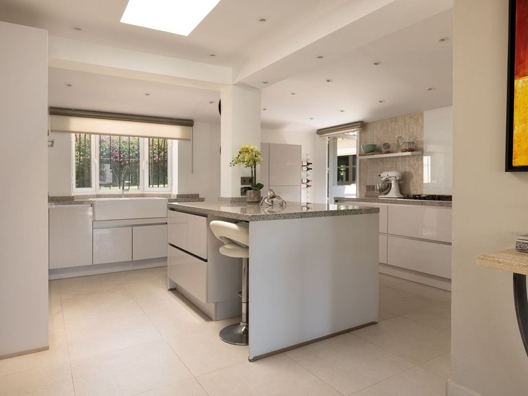 Villa for Sale in Río Real, Malaga 26